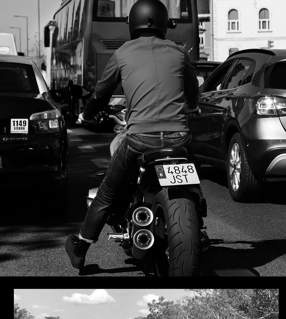 Drift Innovation Ghost XL Action Camera 1080 Full HD Video Camera with Rotating Lens and Dash Cam Mode IPX7 Waterproof Camera Drift Innovation Ghost XL Action Camera 1080 Full HD Video Camera with Rotating Lens and Dash Cam Mode IPX7 Waterproof Camera