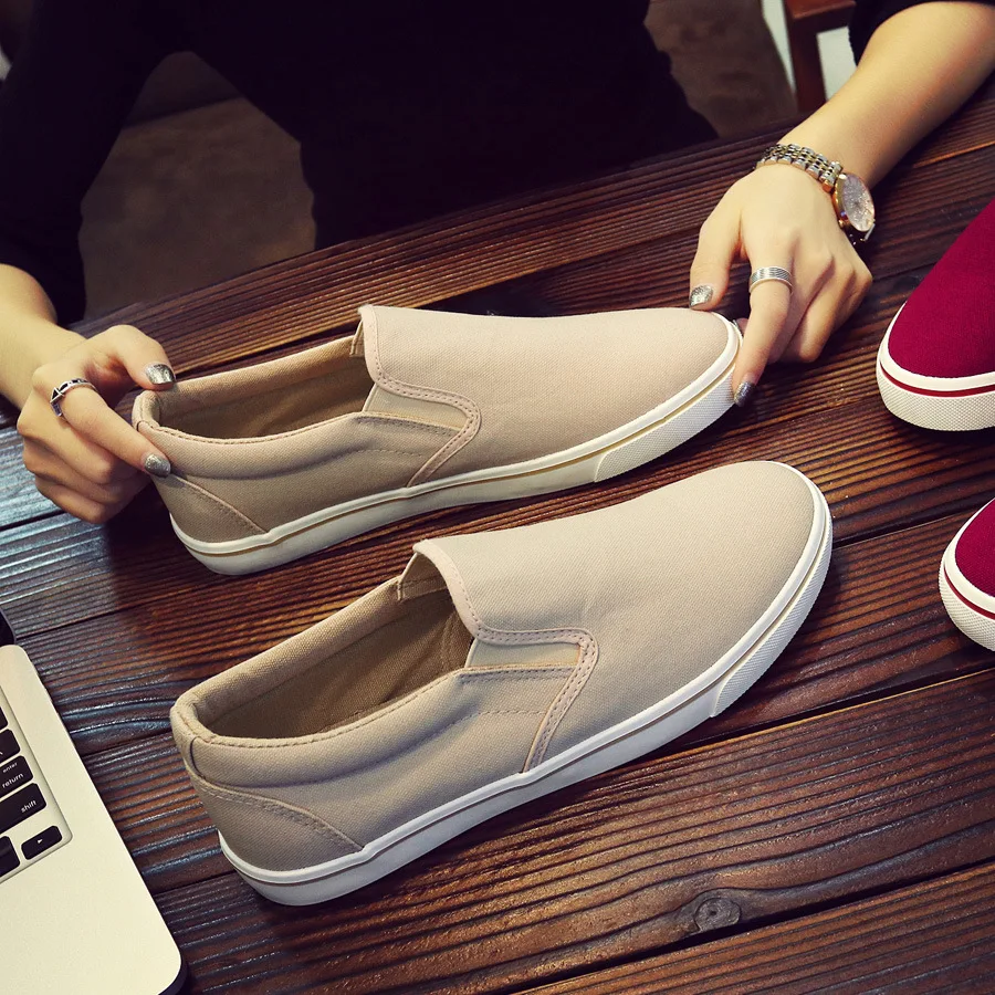 White Sneakers men casual shoes Slip On Canvas Shoes men Loafers Comfortable Vulcanized Shoes Mens Trainers Zapatos De Hombre White Sneakers men casual shoes Slip On Canvas Shoes men Loafers Comfortable Vulcanized Shoes Mens Trainers Zapatos De Hombre