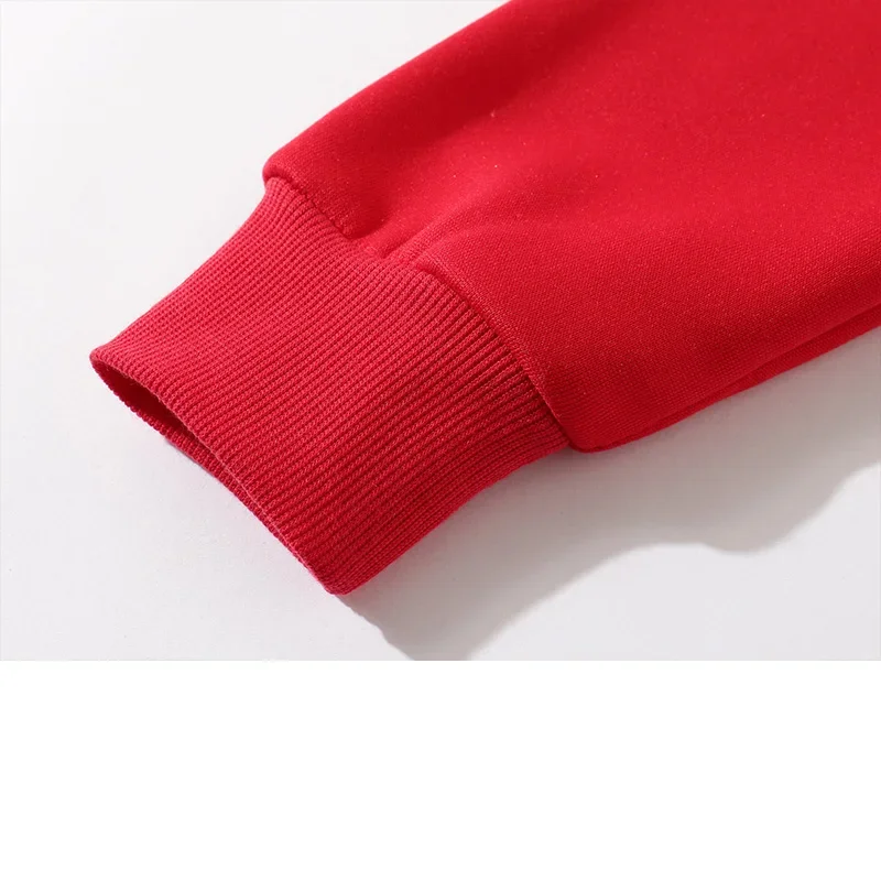 .A casual sports outfit consisting of a long-sleeved hooded t-shirt and elastic-waist pants. .A casual sports outfit consisting of a long-sleeved hooded t-shirt and elastic-waist pants.