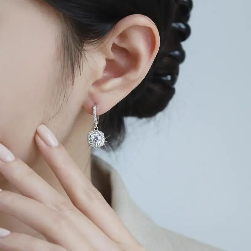 1.0CT Moissanite Small Hoop Earrings Lab Diamond Hoop Huggies Earrings Sterling Silver Cartilage Earrings for Women Girls Teens