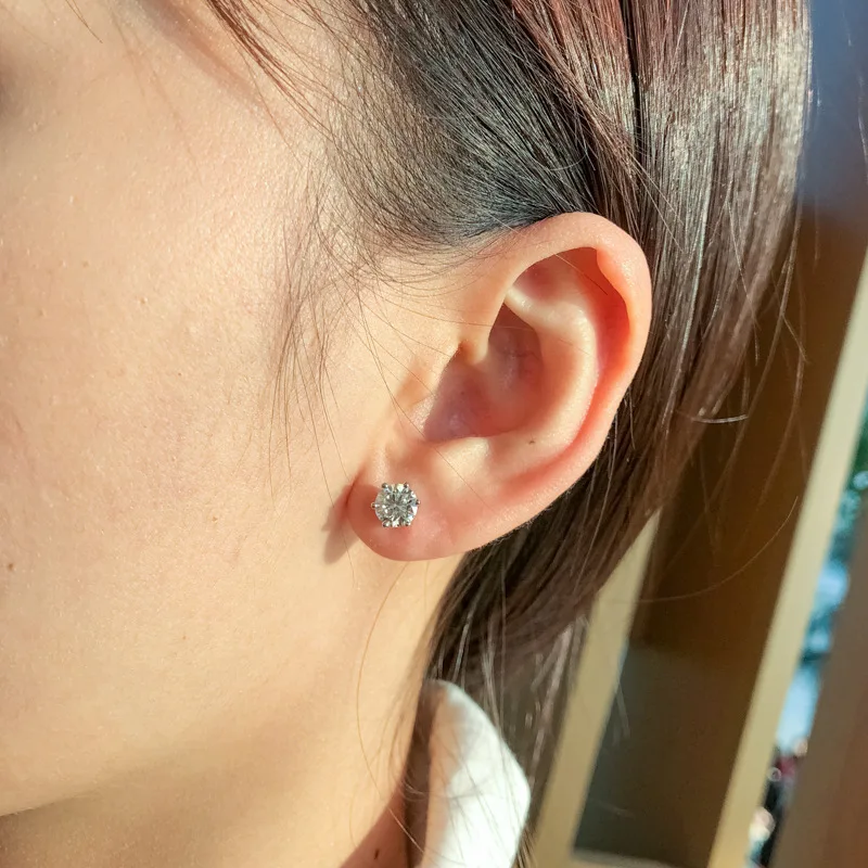 Premium 0.5-2ct Moissanite Diamond Stud Earrings for Women Orginal 925 Sterling Silver Screw Back Women Moissanite Earring 2025 Premium 0.5-2ct Moissanite Diamond Stud Earrings for Women Orginal 925 Sterling Silver Screw Back Women Moissanite Earring 2025