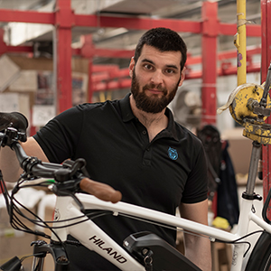 Hiland Mountain Bike in alluminio a 21 velocità, freni a disco idraulici, forcella con sospensione bloccabile, ruota da 27,5 pollici, bici da uomo