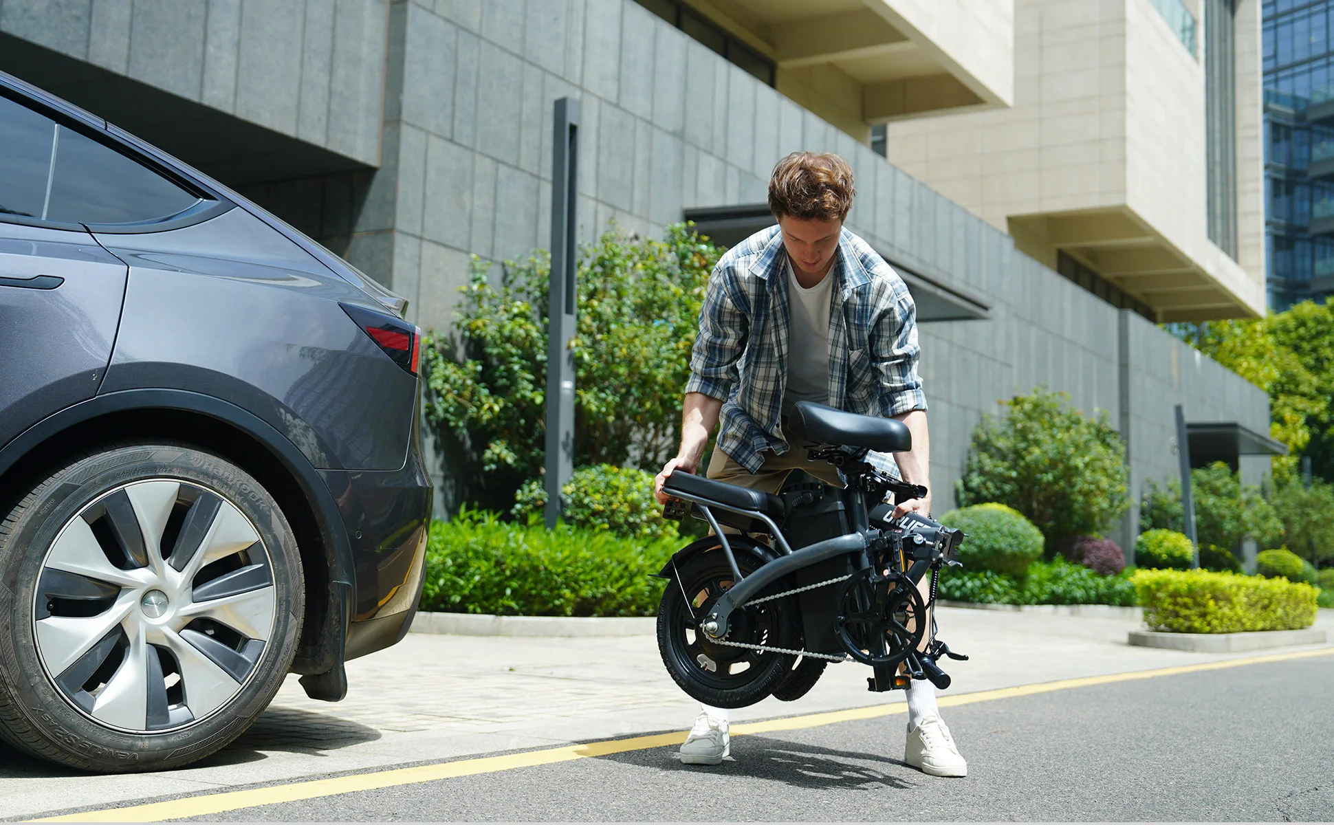 Urlife E-Bike 14 pollici pieghevole 500W 48V 7,5Ah rimovibile e ricarica rapida 40 miglia sospensione anteriore idraulica freni a doppio disco Naviga