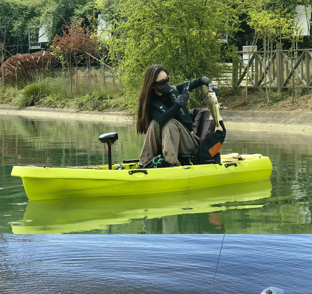 LLDPE Kayak modulare con motore Canoa per barca da pesca con sedile e pagaia Zattera montata portatile per la pesca all'aperto alla deriva