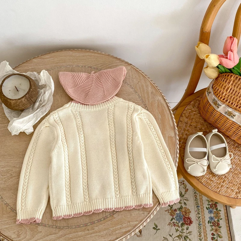 Nuovi vestiti autunnali per bambini, filato di cotone versatile, giacca lavorata a maglia a maniche lunghe ricamata floreale per bambina da 0-3 anni