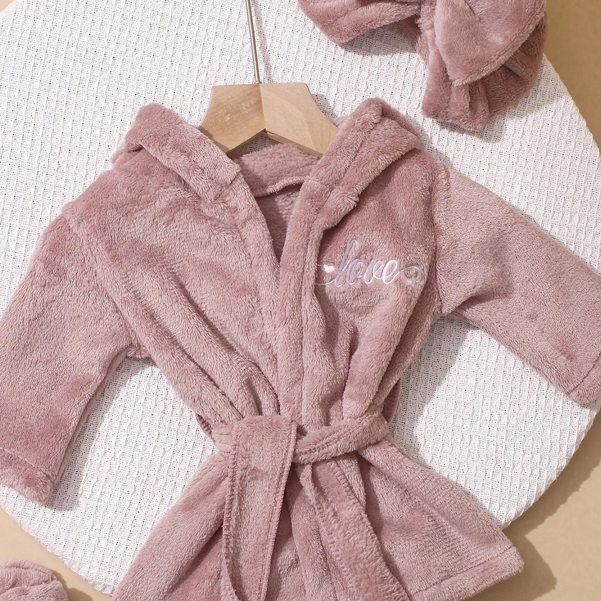 Ylsteed Accappatoio per fotografia neonato con cappello turbante e pantofole Amore ricamo Pigiama per bambina Abito per servizio fotografico infantile