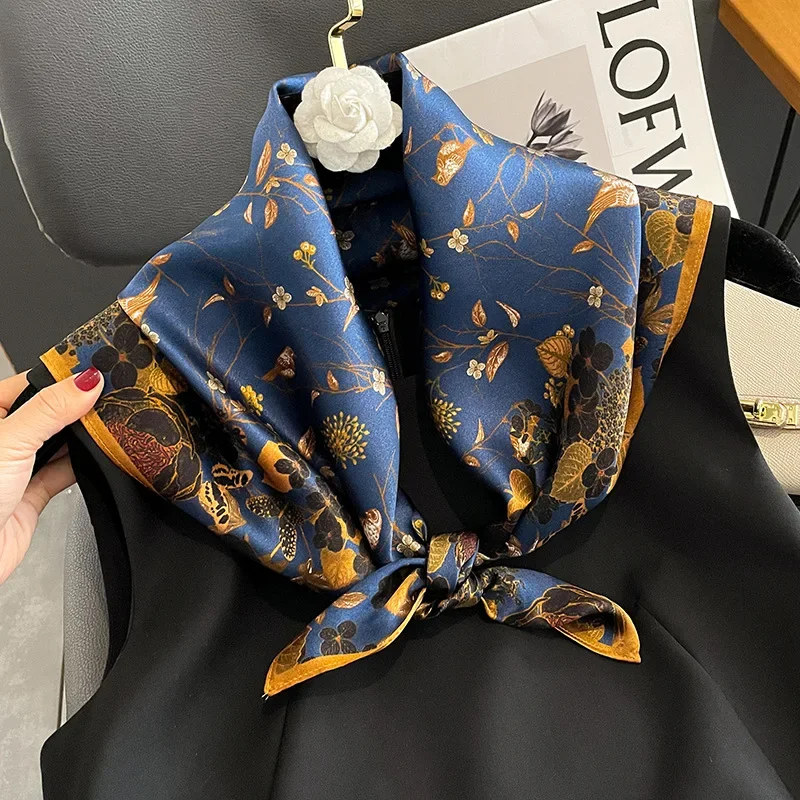 Sciarpa di seta naturale al 100% per donna Designer Uccelli sull'albero Stampa Bandana Foulard Fazzoletto da collo quadrato di lusso femminile Nuovo SD0064 Sciarpa di seta naturale al 100% per donna Designer Uccelli sull'albero Stampa Bandana Foulard Fazzoletto da collo quadrato di lusso femminile Nuovo SD0064