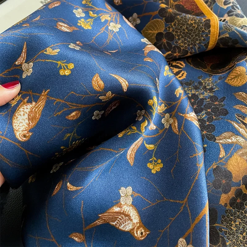 Sciarpa di seta naturale al 100% per donna Designer Uccelli sull'albero Stampa Bandana Foulard Fazzoletto da collo quadrato di lusso femminile Nuovo SD0064 Sciarpa di seta naturale al 100% per donna Designer Uccelli sull'albero Stampa Bandana Foulard Fazzoletto da collo quadrato di lusso femminile Nuovo SD0064