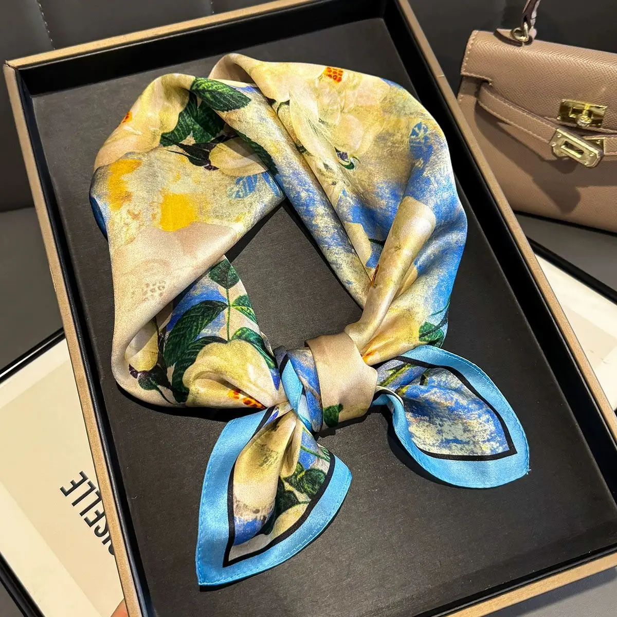 Sciarpa di seta naturale al 100% da donna Foulard Scialle femminile avvolgente elegante fazzoletto da collo quadrato di alta qualità per sciarpe Bandana Hijab da donna