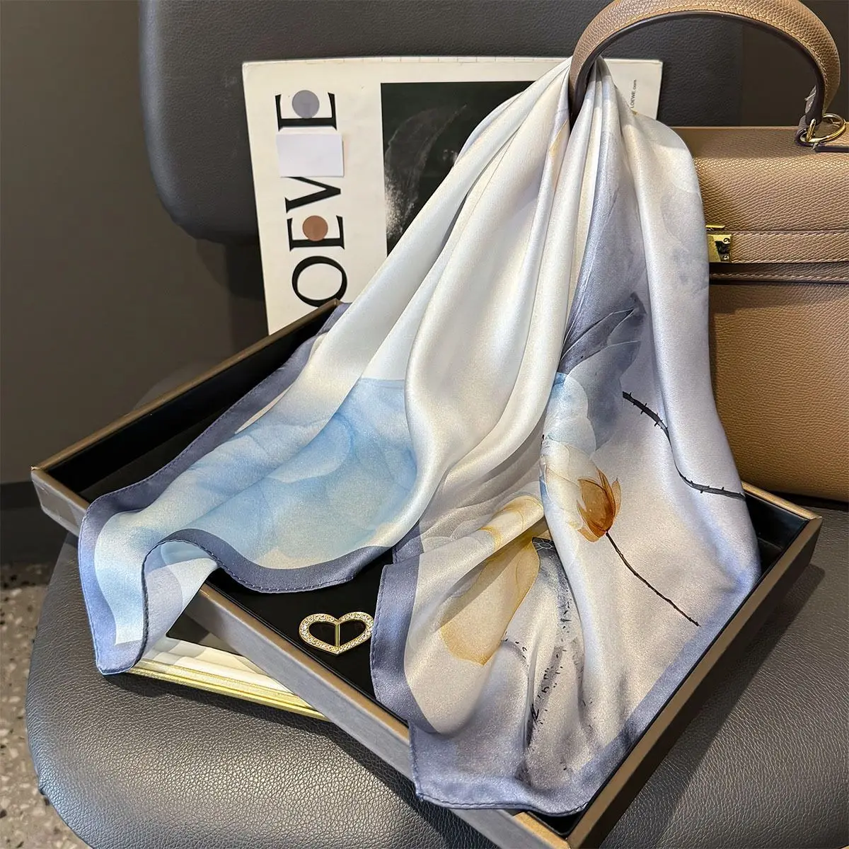 Sciarpa di seta naturale al 100% da donna Foulard Scialle femminile avvolgente elegante fazzoletto da collo quadrato di alta qualità per sciarpe Bandana Hijab da donna