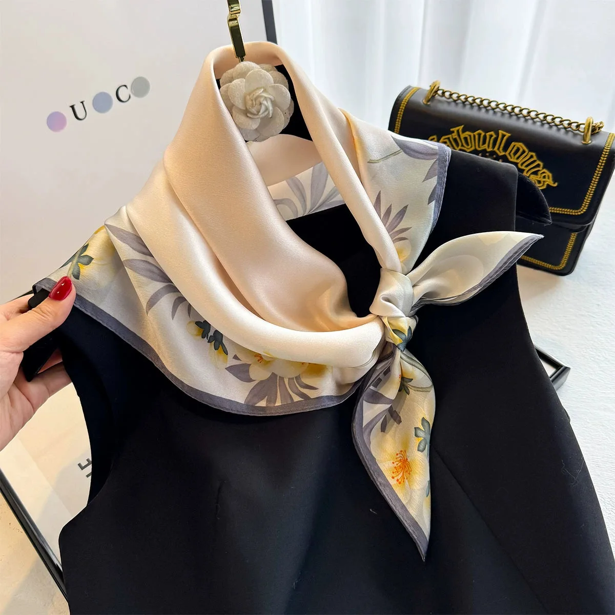 Sciarpa di seta naturale al 100% da donna Foulard Scialle femminile avvolgente elegante fazzoletto da collo quadrato di alta qualità per sciarpe Bandana Hijab da donna
