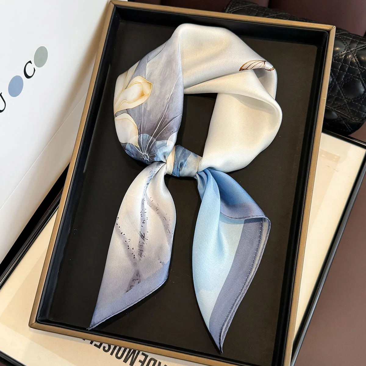 Sciarpa di seta naturale al 100% da donna Foulard Scialle femminile avvolgente elegante fazzoletto da collo quadrato di alta qualità per sciarpe Bandana Hijab da donna