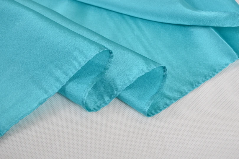 [BYSIFA] Sciarpa di seta cinese Inverno Donna Sciarpa lunga in raso Scialle di lusso Vino rosso Sciarpe Semplice musulmano Sciarpa semplice 180 * 90 cm