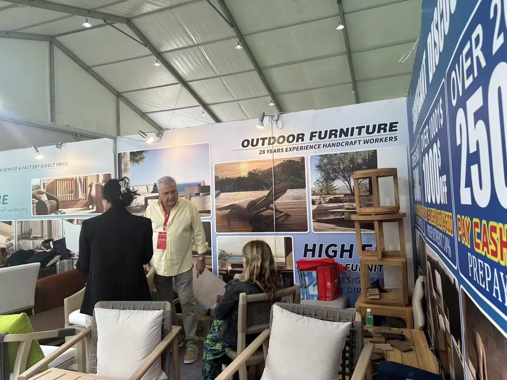 Vendita diretta di mobili da esterno solidi in teak di fascia alta OEM/ODM dal produttore per la villa per il tempo libero dell'hotel del parco del cortile del divano del giardino