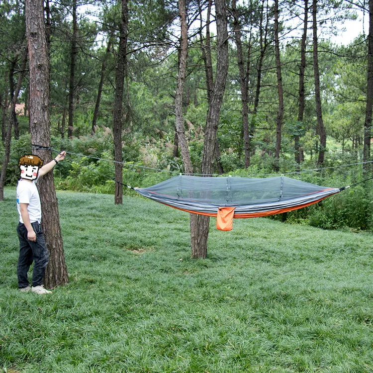 Amaca per dormire sospesa da campeggio all'aperto portatile in tessuto di nylon di dimensioni singole e doppie con zanzariera